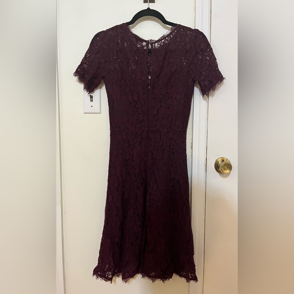 Aritzia Babaton Size 0 Wine Red Lace Short Sleeve Dress - Picture 3 of 6